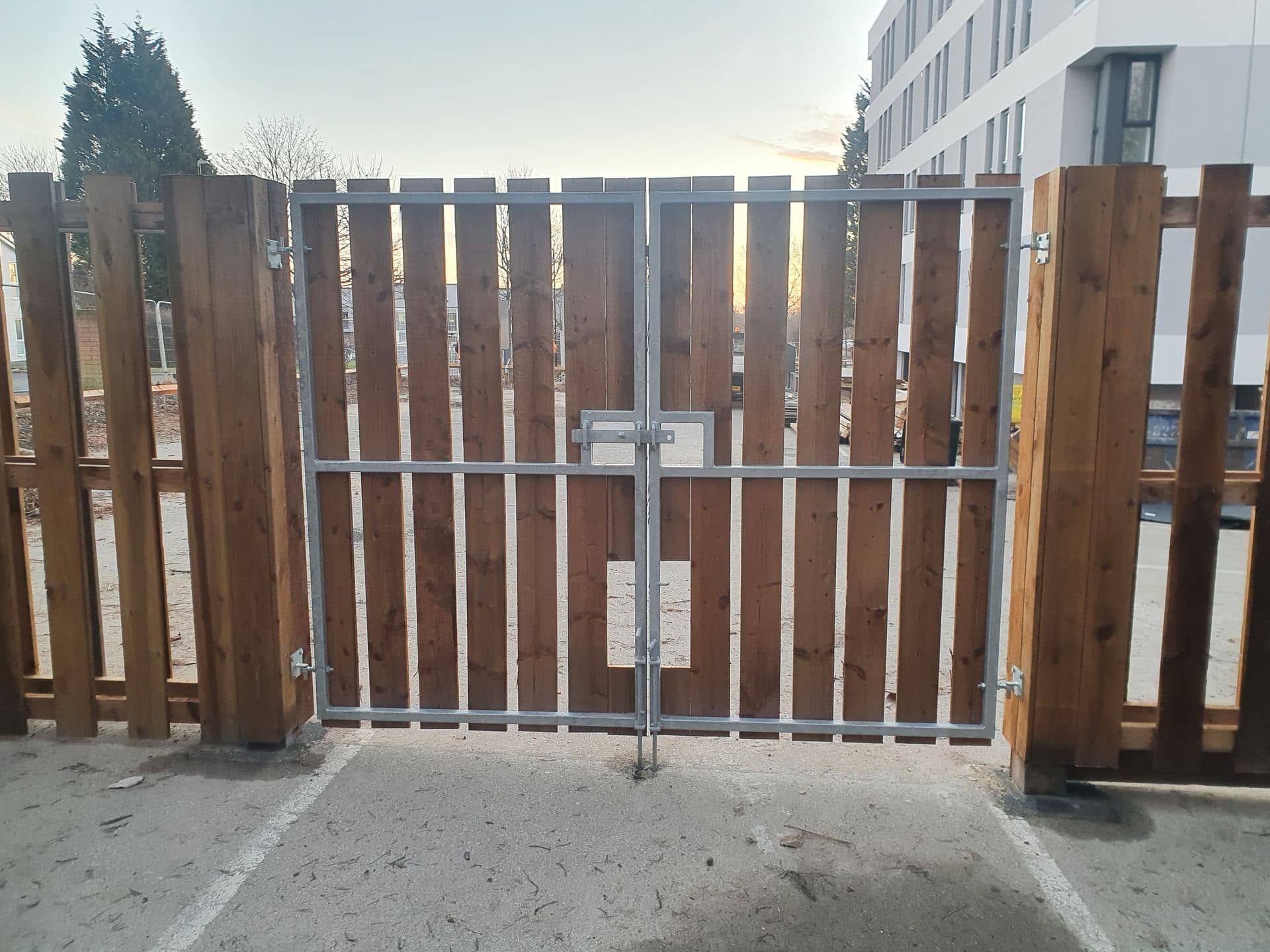 Commercial bin store double gates